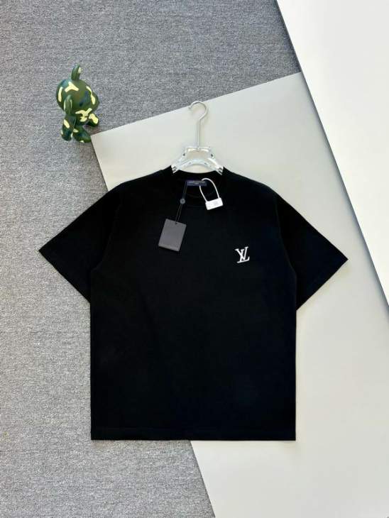 Picture of Louis Vuitton T Shirts Short _SKULVS-XLm6tx1387348